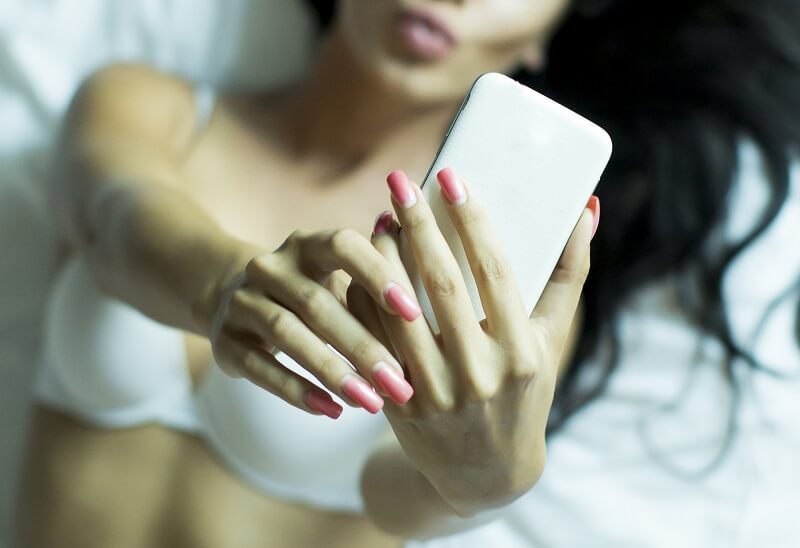 sexting-women